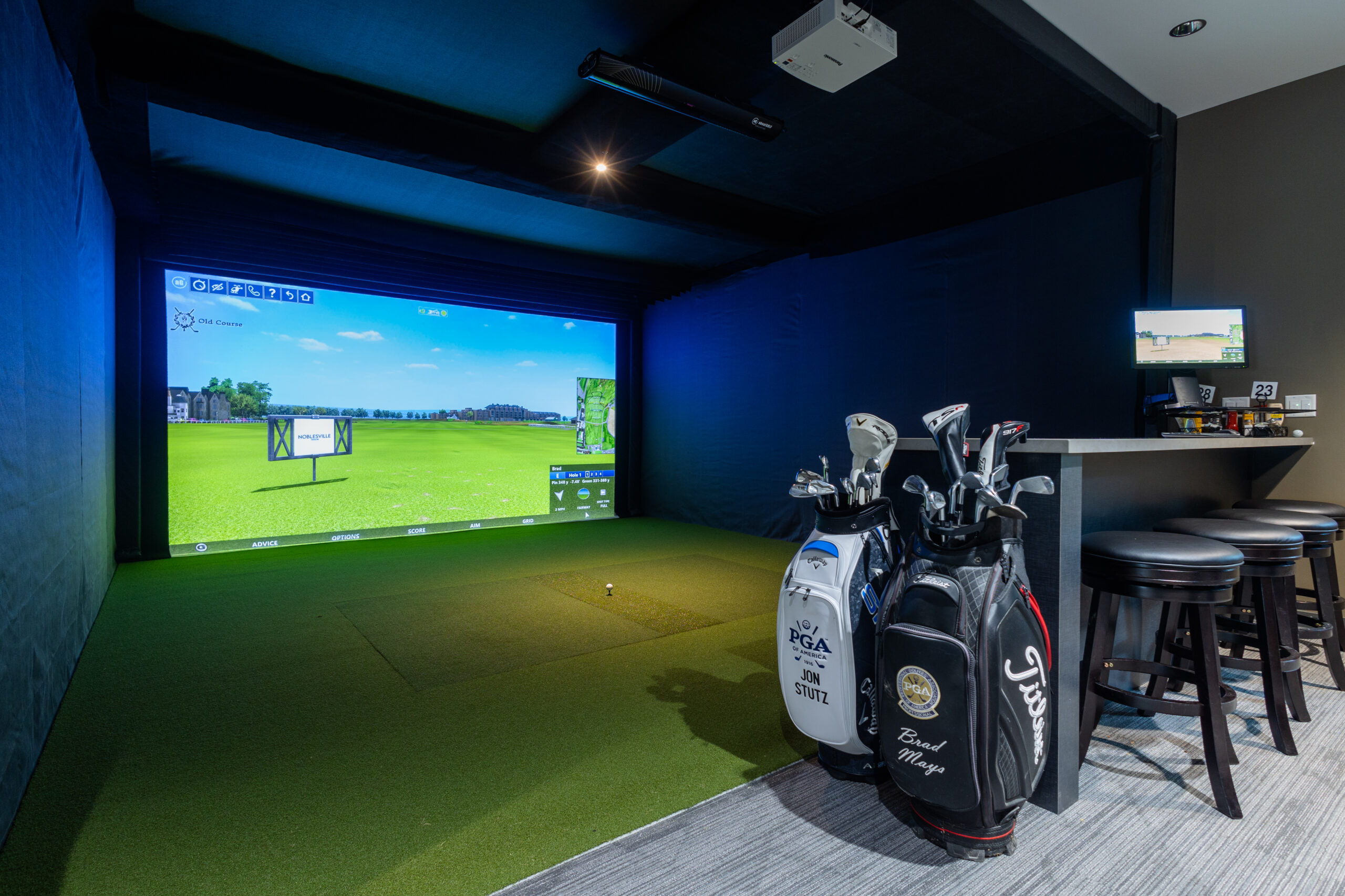 Indoor Golf Simulator in Noblesville, Indiana